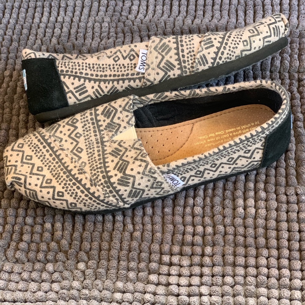 Toms